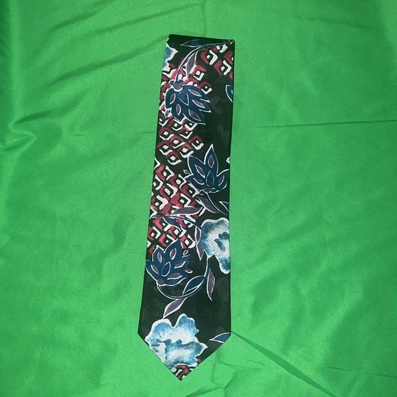 Vintage Christian Dior Floral Patterned Tie - Black and Blue, no fabric tag - Picture 3 of 7